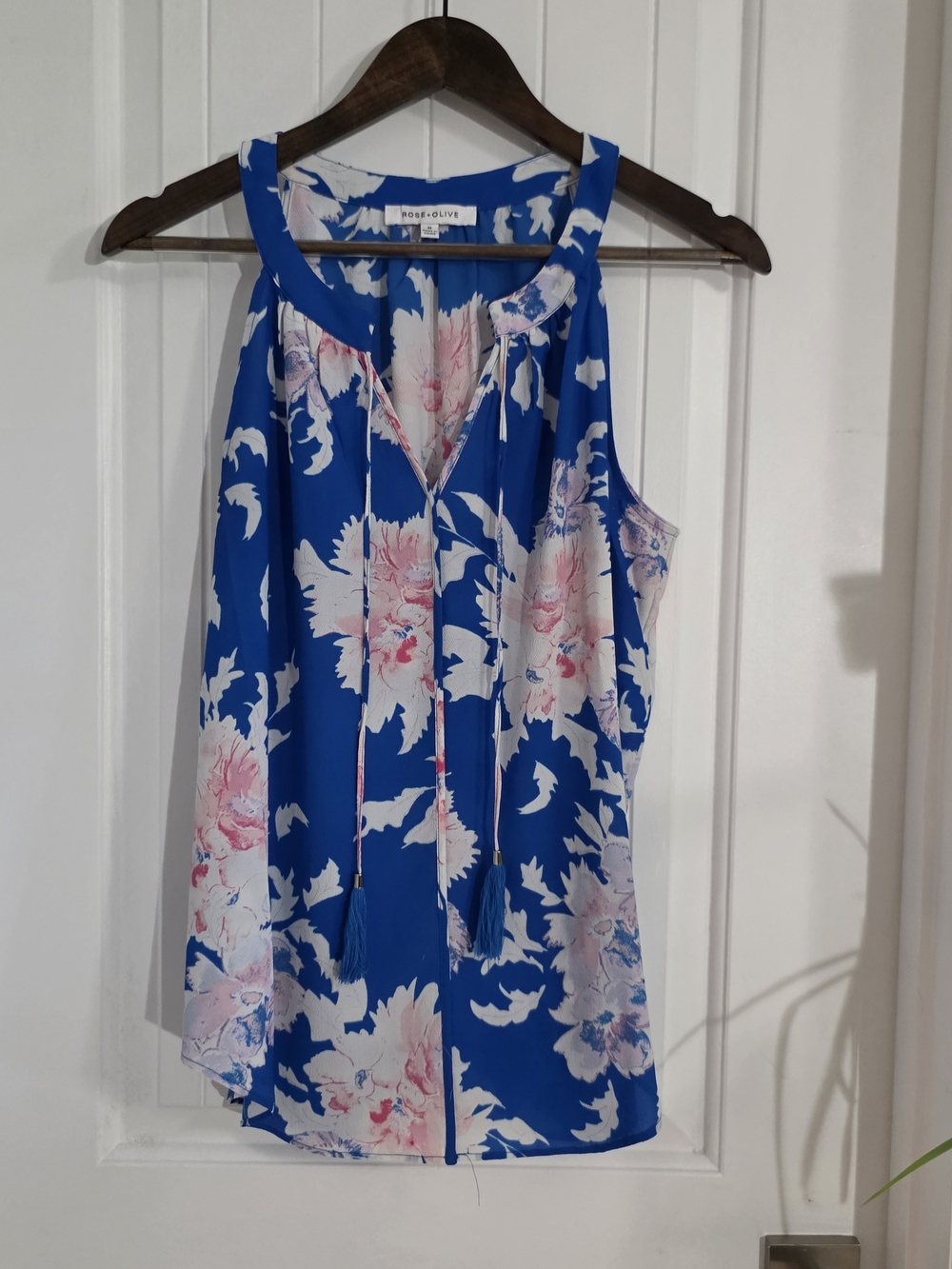 Rose + Olive Medium Blue Pink Floral Sleeveless Tassel Tie Blouse Boho Top - Picture 2 of 11